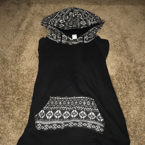 Zumiez sweater - Picture 2 of 2